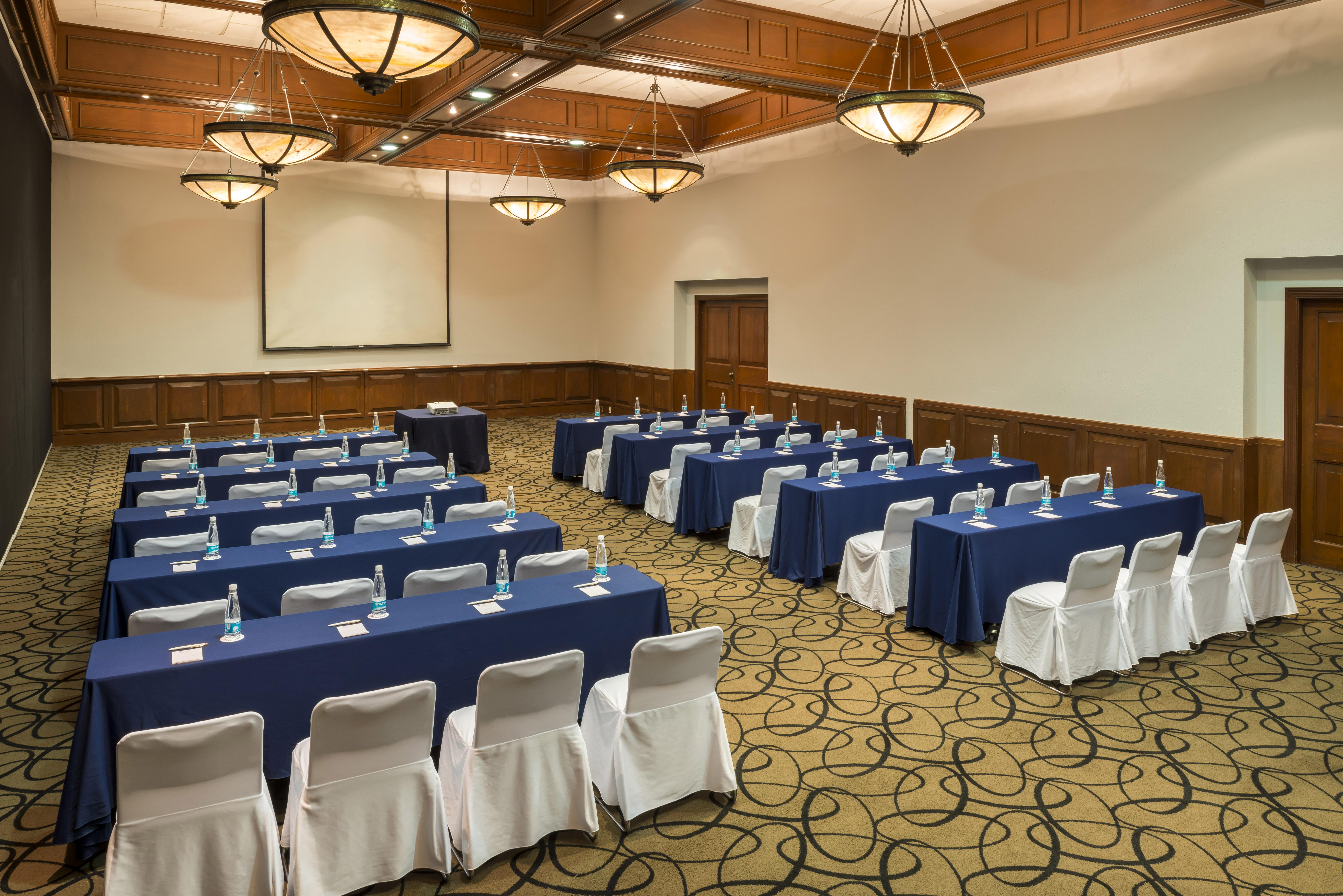 Camino Real Puebla Angelopolis Hotel Екстериор снимка A typical meeting room