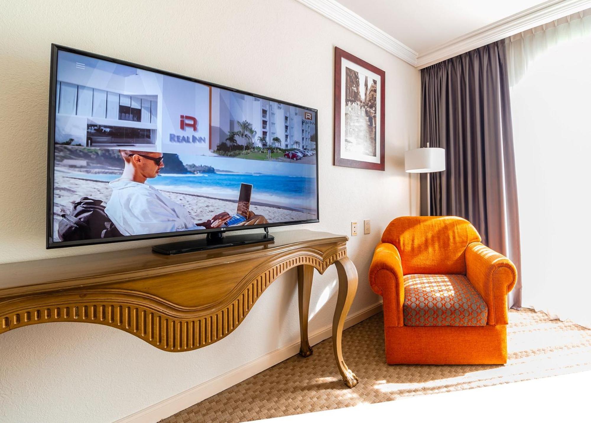 Camino Real Puebla Angelopolis Hotel Екстериор снимка A television set